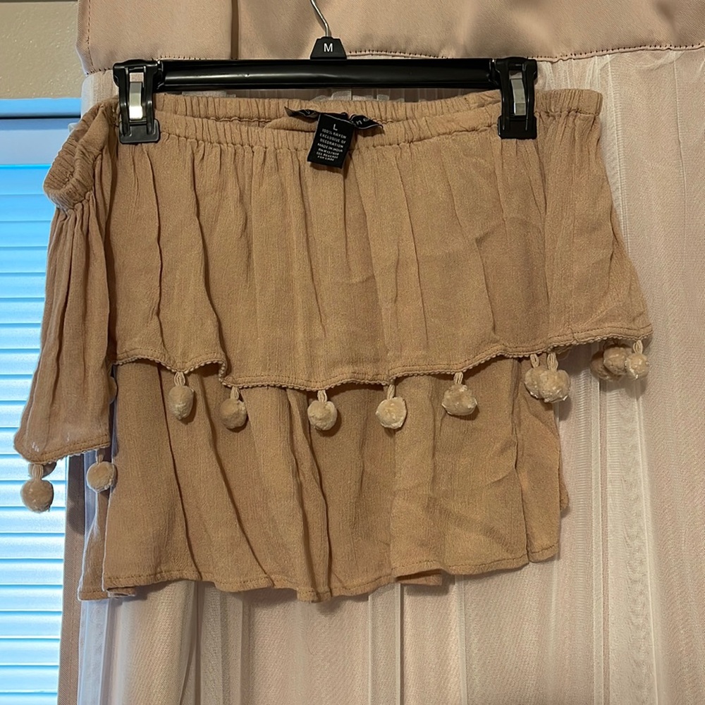 Cute off the shoulder Polly & Esther!